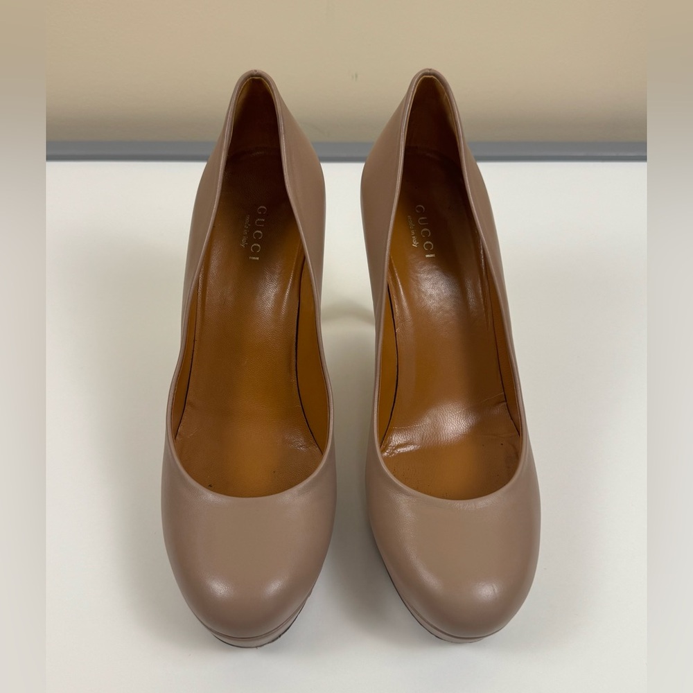 Gucci Nappa Charlotte Leather Pump in Winter Rose - Picture 5 of 12